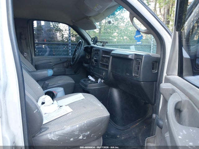 46090634 :رقم المزاد ، 1GCWGFCA3B1126203 vin ، 2011 Chevrolet Express 2500 Work Van مزاد بيع