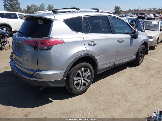 Toyota RAV4 LE 2018 2T3BFREVXJW697481 Image 4