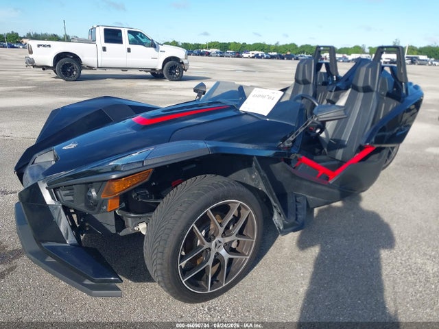 46090704 :رقم المزاد ، 57XAAPFA4G5107728 vin ، 2016 Polaris Slingshot مزاد بيع