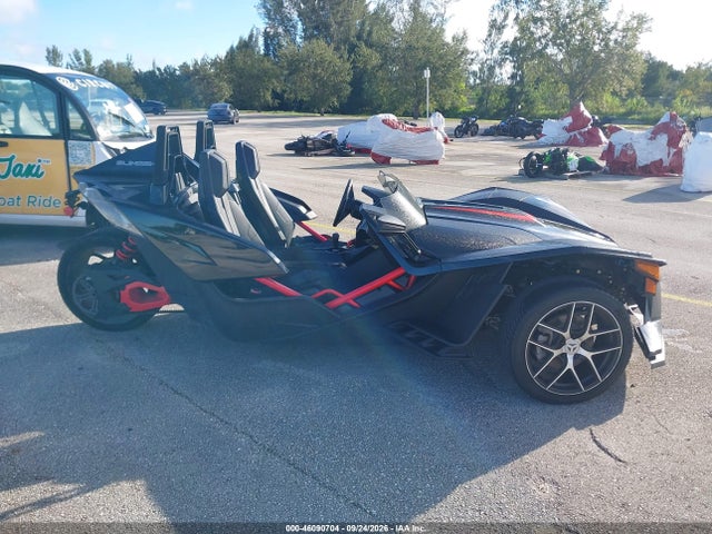 46090704 :رقم المزاد ، 57XAAPFA4G5107728 vin ، 2016 Polaris Slingshot مزاد بيع