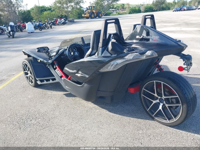 46090704 :رقم المزاد ، 57XAAPFA4G5107728 vin ، 2016 Polaris Slingshot مزاد بيع