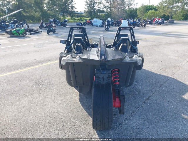 46090704 :رقم المزاد ، 57XAAPFA4G5107728 vin ، 2016 Polaris Slingshot مزاد بيع
