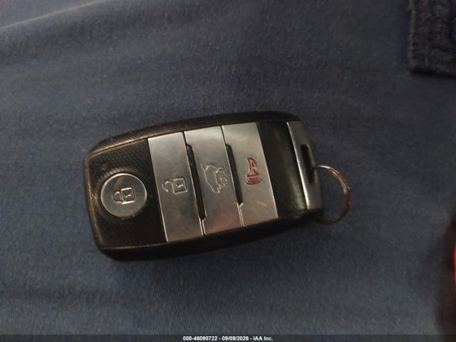 46090722 :رقم المزاد ، KNDJP3A5XF7773828 vin ، 2015 Kia Soul + مزاد بيع