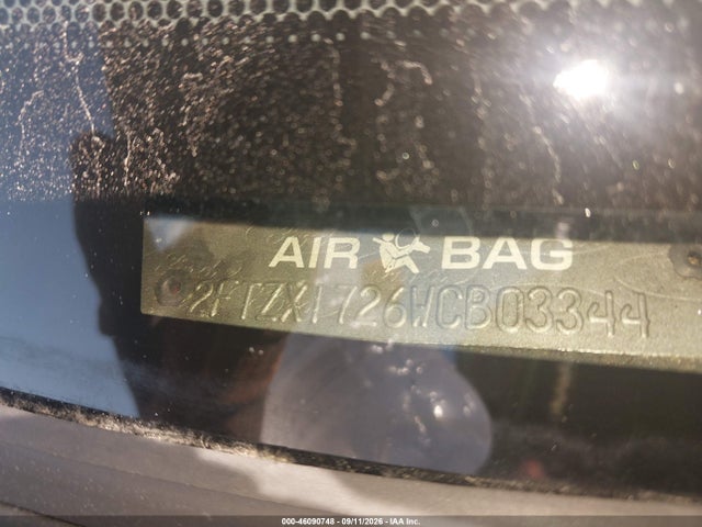 46090748 :رقم المزاد ، 2FTZX1726WCB03344 vin ، 1998 Ford F-150 Standard/xl/xlt مزاد بيع
