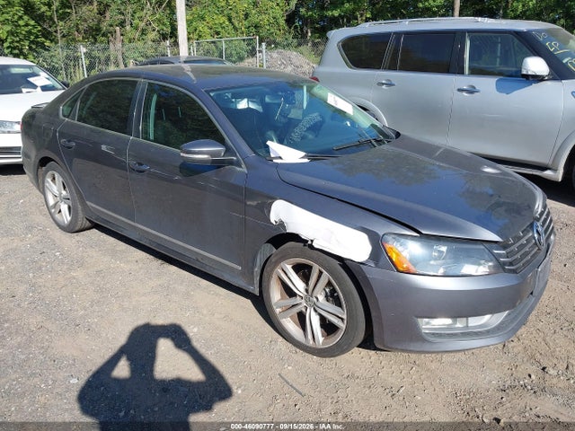 2014 Volkswagen Passat 1.8t Sel Premium მანქანა იყიდება აუქციონზე, vin: 1VWCT7A35EC066505, აუქციონის ნომერი: 46090777