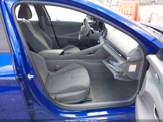 46090785 :رقم المزاد ، KMHLM4DJ6SU167241 vin ، 2025 Hyundai Elantra Hybrid Blue مزاد بيع