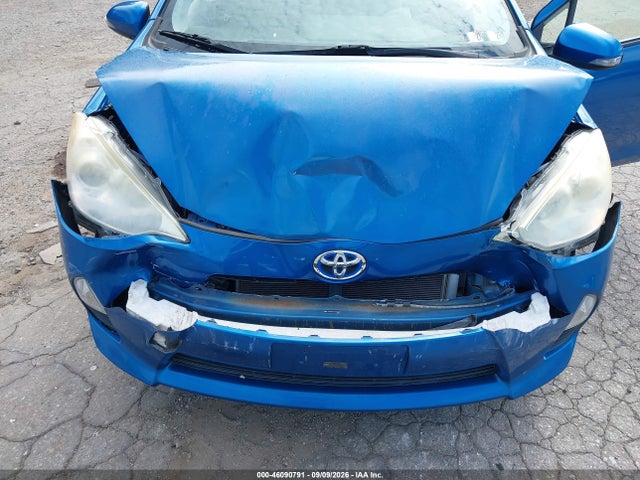 Продажа на аукционе авто 2013 Toyota Prius C Two, vin: JTDKDTB31D1557327, номер лота: 46090791