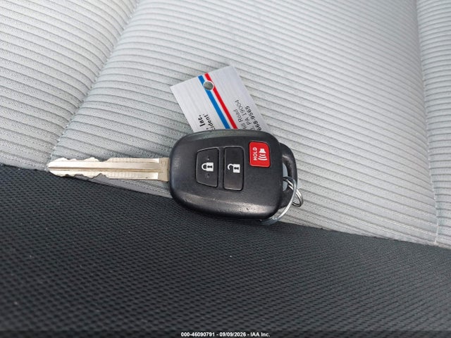 Продажа на аукционе авто 2013 Toyota Prius C Two, vin: JTDKDTB31D1557327, номер лота: 46090791