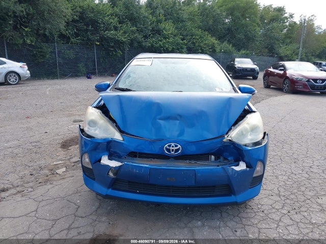 Продажа на аукционе авто 2013 Toyota Prius C Two, vin: JTDKDTB31D1557327, номер лота: 46090791