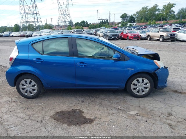 Продажа на аукционе авто 2013 Toyota Prius C Two, vin: JTDKDTB31D1557327, номер лота: 46090791