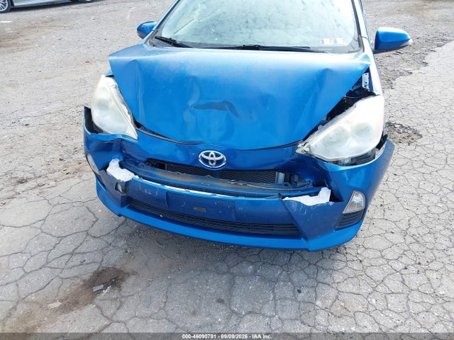 Продажа на аукционе авто 2013 Toyota Prius C Two, vin: JTDKDTB31D1557327, номер лота: 46090791