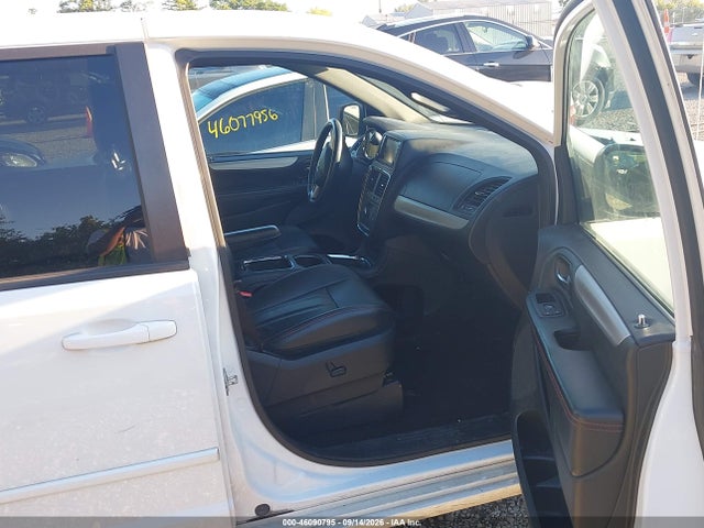 2016 Dodge Grand Caravan R/t მანქანა იყიდება აუქციონზე, vin: 2C4RDGEG1GR137541, აუქციონის ნომერი: 46090795