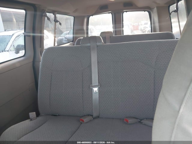 46090803 :رقم المزاد ، 1GKUHCD47A1158084 vin ، 2010 Gmc Savana 1500 Lt مزاد بيع
