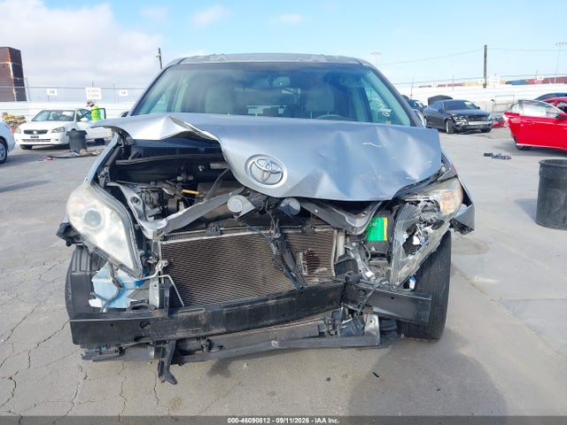 46090812 :رقم المزاد ، 5TDYK3DC7DS360856 vin ، 2013 Toyota Sienna Xle V6 8 Passenger مزاد بيع