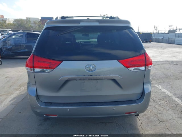 46090812 :رقم المزاد ، 5TDYK3DC7DS360856 vin ، 2013 Toyota Sienna Xle V6 8 Passenger مزاد بيع