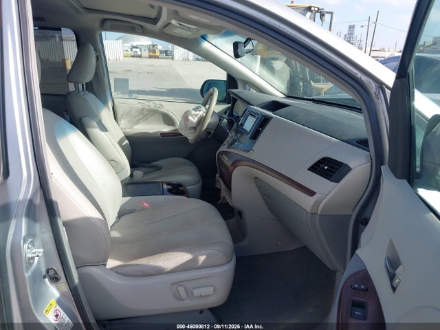 46090812 :رقم المزاد ، 5TDYK3DC7DS360856 vin ، 2013 Toyota Sienna Xle V6 8 Passenger مزاد بيع