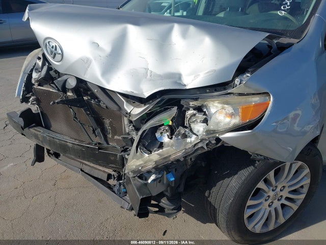 46090812 :رقم المزاد ، 5TDYK3DC7DS360856 vin ، 2013 Toyota Sienna Xle V6 8 Passenger مزاد بيع