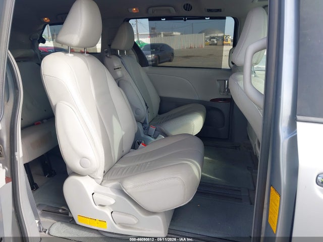 46090812 :رقم المزاد ، 5TDYK3DC7DS360856 vin ، 2013 Toyota Sienna Xle V6 8 Passenger مزاد بيع