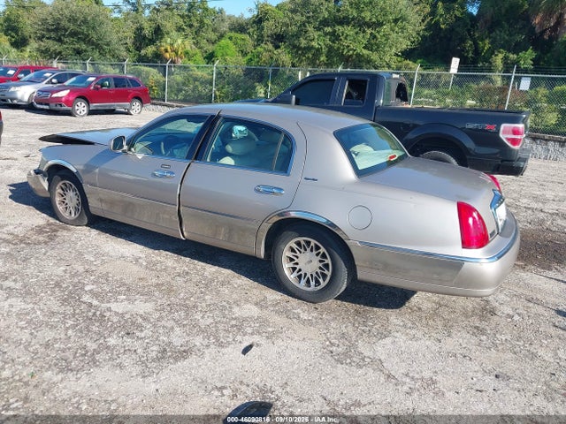 Aukcja sprzedaży 2000 Lincoln Town Car Signature, vin: 1LNHM82W0YY790741, numer aukcji: 46090816