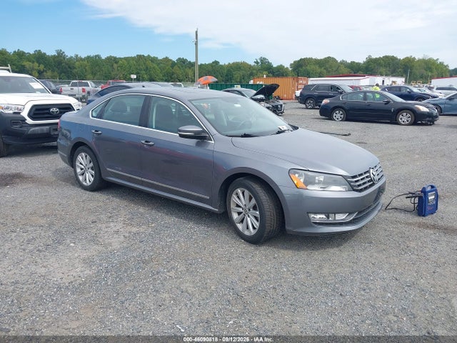 2013 Volkswagen Passat 2.5l Sel Premium მანქანა იყიდება აუქციონზე, vin: 1VWCP7A39DC045482, აუქციონის ნომერი: 46090818