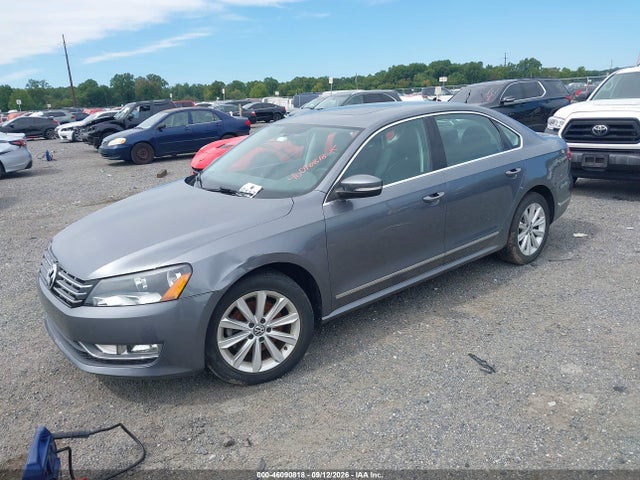 2013 Volkswagen Passat 2.5l Sel Premium მანქანა იყიდება აუქციონზე, vin: 1VWCP7A39DC045482, აუქციონის ნომერი: 46090818