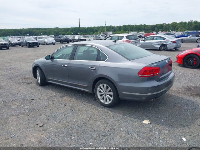 2013 Volkswagen Passat 2.5l Sel Premium მანქანა იყიდება აუქციონზე, vin: 1VWCP7A39DC045482, აუქციონის ნომერი: 46090818