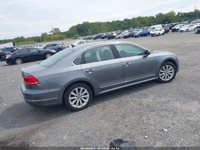 2013 Volkswagen Passat 2.5l Sel Premium მანქანა იყიდება აუქციონზე, vin: 1VWCP7A39DC045482, აუქციონის ნომერი: 46090818