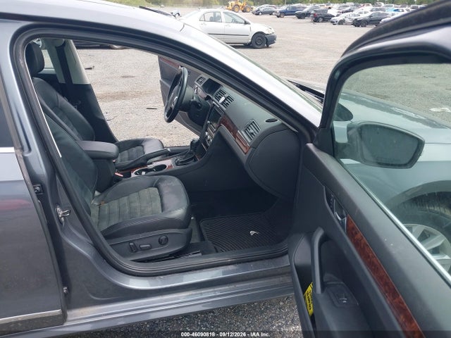 2013 Volkswagen Passat 2.5l Sel Premium მანქანა იყიდება აუქციონზე, vin: 1VWCP7A39DC045482, აუქციონის ნომერი: 46090818