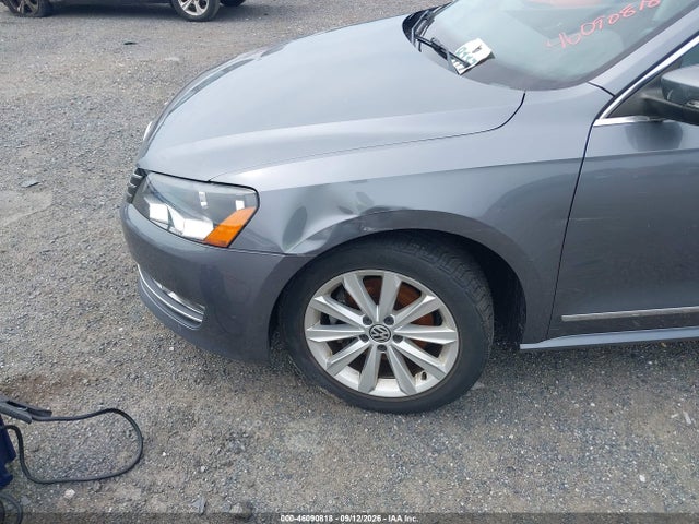 2013 Volkswagen Passat 2.5l Sel Premium მანქანა იყიდება აუქციონზე, vin: 1VWCP7A39DC045482, აუქციონის ნომერი: 46090818