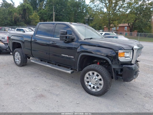 46090822 :رقم المزاد ، 1GT12UEG3HF110223 vin ، 2017 Gmc Sierra 2500hd Denali مزاد بيع