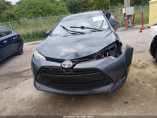 2017 Toyota Corolla Le მანქანა იყიდება აუქციონზე, vin: 5YFBURHE4HP597463, აუქციონის ნომერი: 46090830