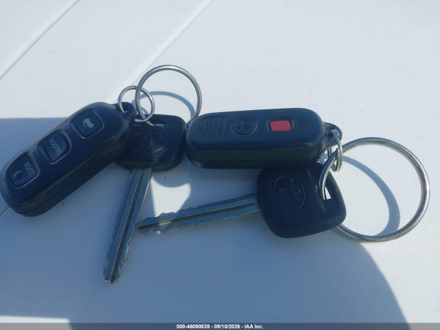 2003 Toyota Camry Le მანქანა იყიდება აუქციონზე, vin: 4T1BE32K73U784440, აუქციონის ნომერი: 46090839