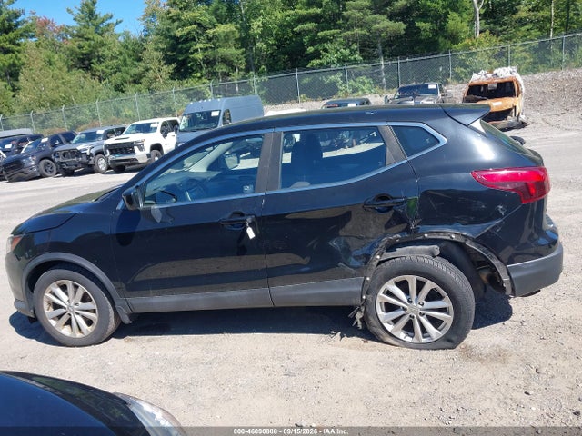 JN1BJ1CR5HW142264 Nissan Rogue Sport S