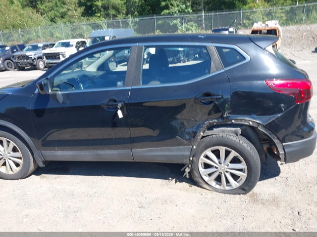 JN1BJ1CR5HW142264 Nissan Rogue Sport S