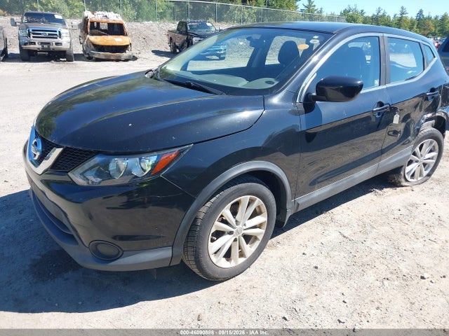 JN1BJ1CR5HW142264 Nissan Rogue Sport S