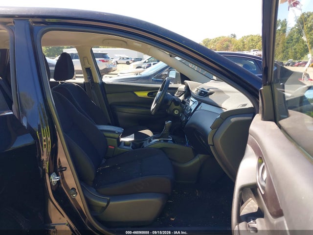JN1BJ1CR5HW142264 Nissan Rogue Sport S