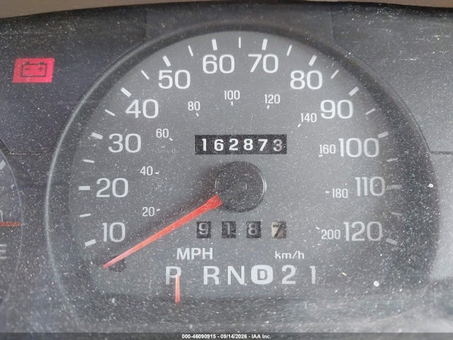 46090915 :رقم المزاد ، 2MEFM74W33X639743 vin ، 2003 Mercury Grand Marquis Gs مزاد بيع