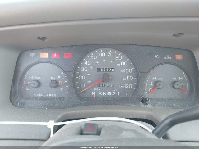 46090915 :رقم المزاد ، 2MEFM74W33X639743 vin ، 2003 Mercury Grand Marquis Gs مزاد بيع