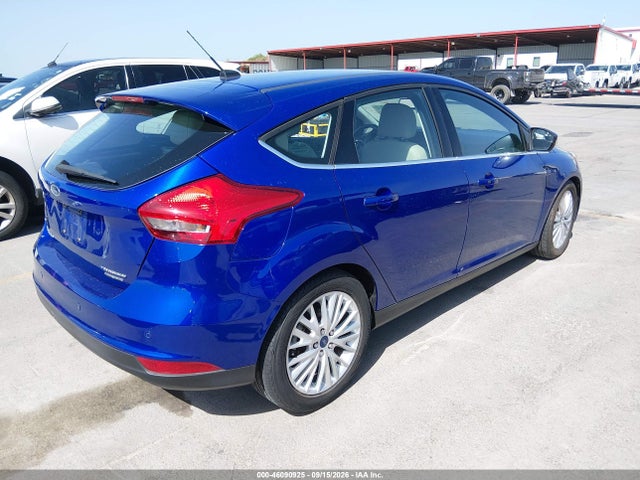 Ford Focus Titanium 2015 1FADP3N24FL210414 Image 4