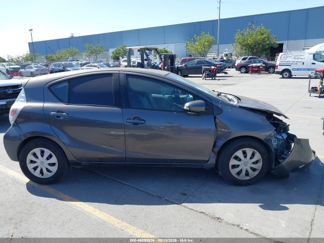 Toyota Prius C One 2014 JTDKDTB38E1069476 Image 14