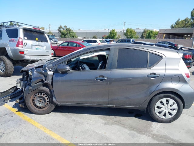 Toyota Prius C One 2014 JTDKDTB38E1069476 Image 15