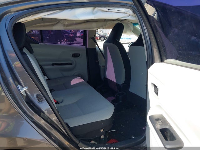 Toyota Prius C One 2014 JTDKDTB38E1069476 Image 8