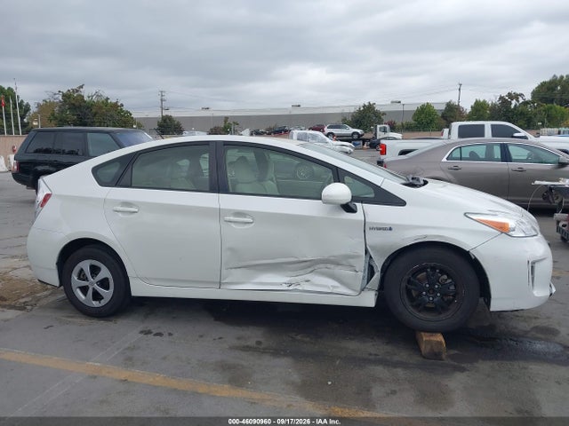 Toyota Prius Two 2015 JTDKN3DU6F0399949 Image 13
