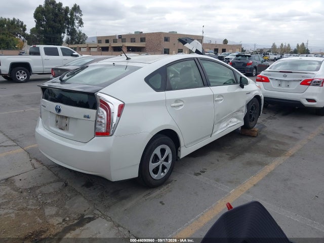Toyota Prius Two 2015 JTDKN3DU6F0399949 Image 4