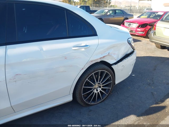 2016 Mercedes-benz C 300 Sport მანქანა იყიდება აუქციონზე, vin: 55SWF4JB3GU175742, აუქციონის ნომერი: 46090962