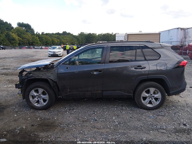 Продаж на аукціоні авто 2021 Toyota Rav4 Xle, vin: 2T3W1RFV2MC102210, номер лоту: 46091056