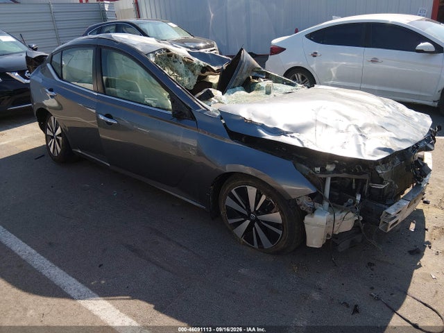 46091113 :رقم المزاد ، 1N4BL4DVXNN306538 vin ، 2022 Nissan Altima Sv Fwd مزاد بيع
