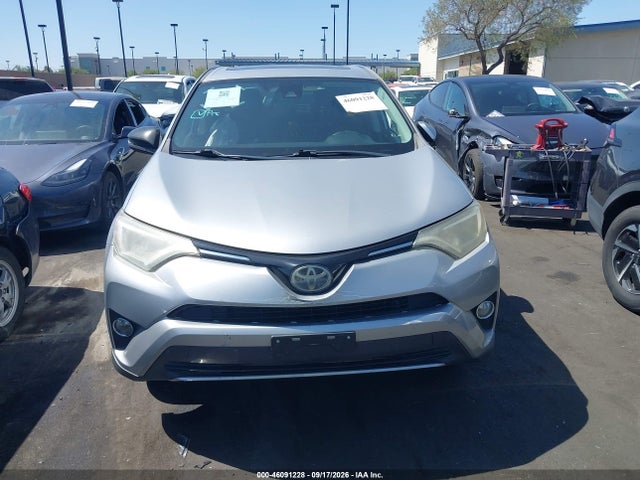 Toyota Rav4 Xle 2018 2T3WFREV9JW483339 Image 13