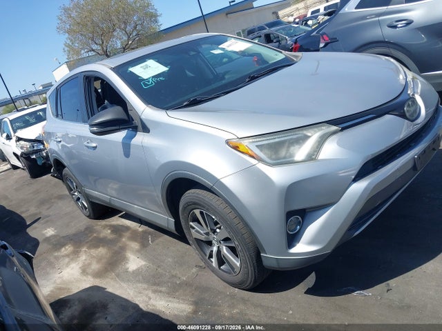 Toyota Rav4 Xle 2018 2T3WFREV9JW483339 Image 14