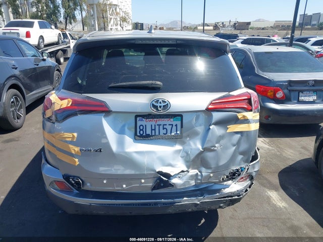 Toyota Rav4 Xle 2018 2T3WFREV9JW483339 Image 17